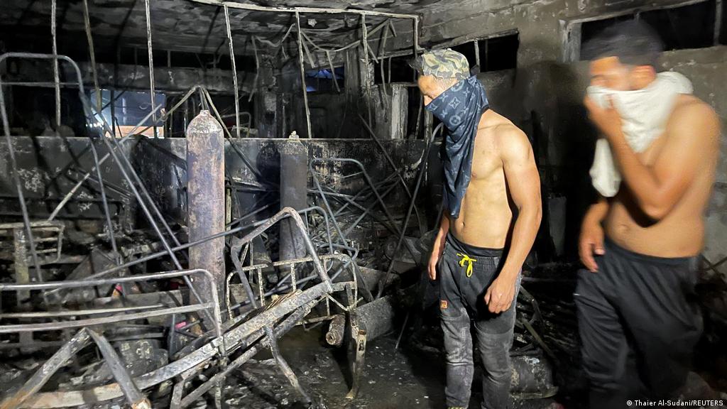 Iraq: Fire at Baghdad COVID hospital kills scores of patients | News | DW |  25.04.2021