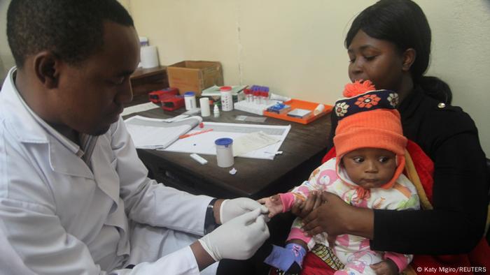 Tansania Ithani-Asheri Hospital in Arusha Kind Malaria Test