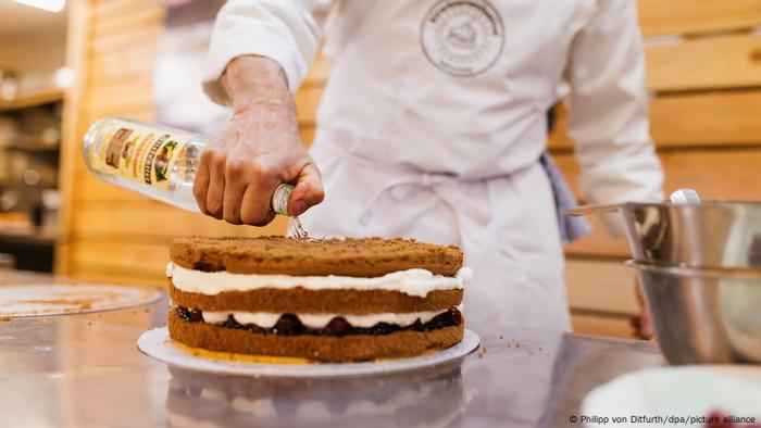 Black forest cherry cake