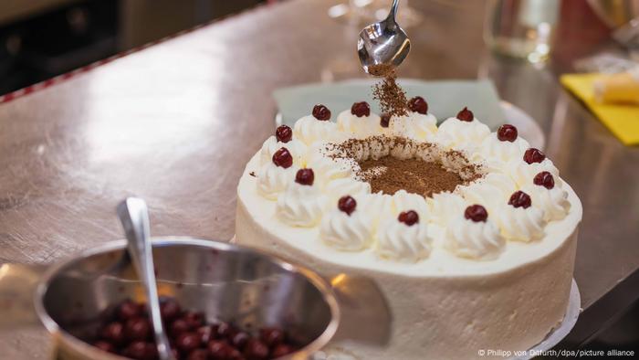 Black forest cherry cake