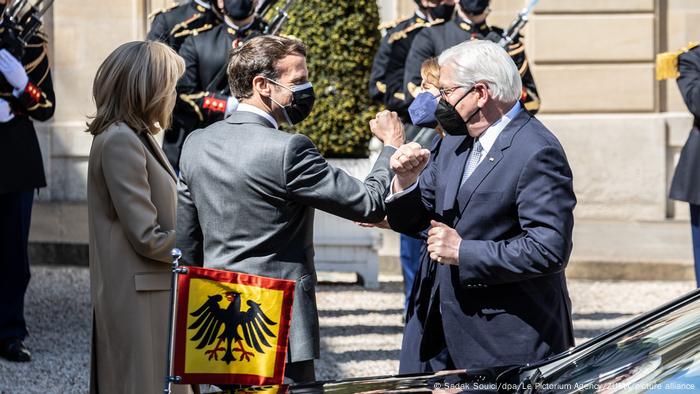 Germany France Praise European Solidarity Against Covid News Dw 26 04 2021