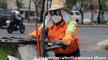 15/04/2021***
A cleaning worker on Reforma Avenue in Mexico City, during the health emergency and orange epidemiological traffic light in the capital. (Photo by Gerardo Vieyra/NurPhoto)
