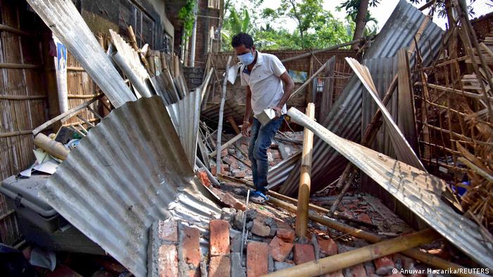 Bislang gibt es nur Berichte und Bilder von Gebäudeschäden nach den Erdstößen im Bundesstaat Assam