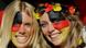 Zwei weibliche Fans im deutschen Outfit (Foto: AP) Zwei weibliche Fans im deutschen Outfit (Foto: AP)