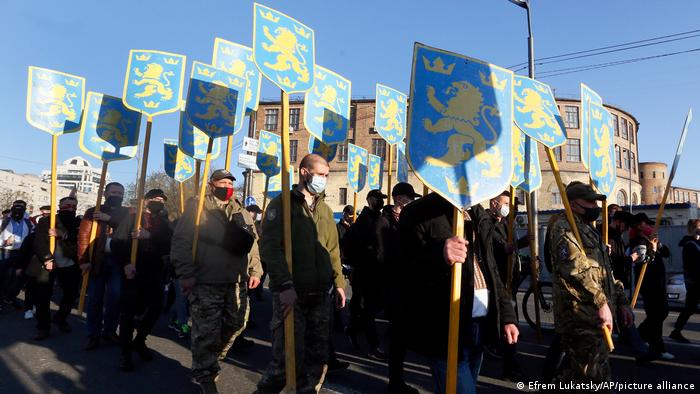 Марш націоналістів на честь 78-річчя дивізії СС Галичина у Києві
