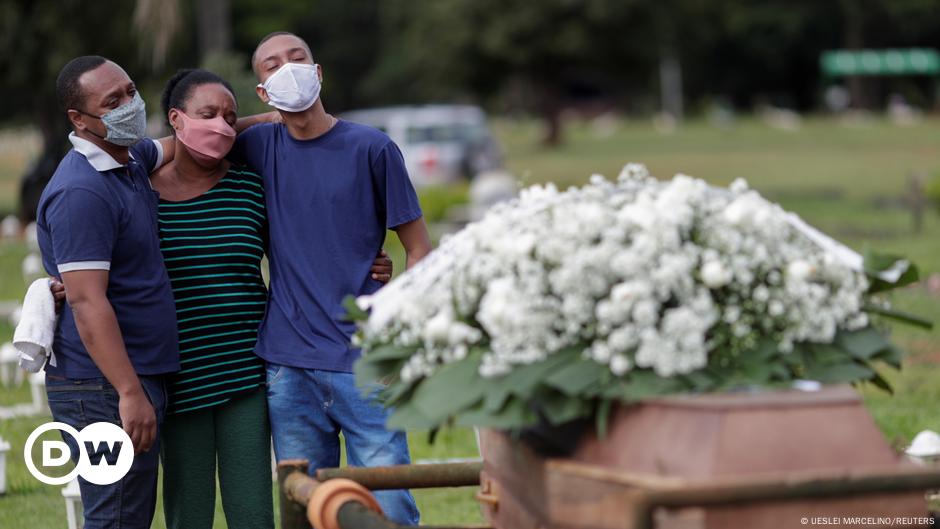 Brasil registra 2.202 mortes por covid-19 em 24 horas