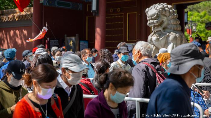 疫情阴霾散去 中国五一小长假迎来旅游高峰