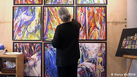 Galeriebilder | Frau Maqsoodis Gespür für Licht