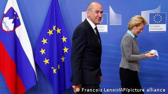 Γιάνεζ Γιάνσα, Ούρσουλα φον ντερ Λάιεν