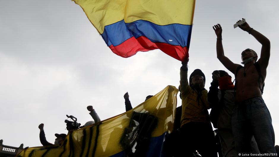 Colombia: miles marchan con exigencias al Gobierno y al Congreso | Colombia en DW | DW - Vimarsana News