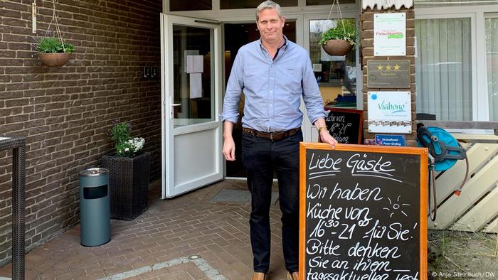 Marco Los, ein Hotelier im Strand Hotel in Nordfriesland, ist aus dem Geschäft