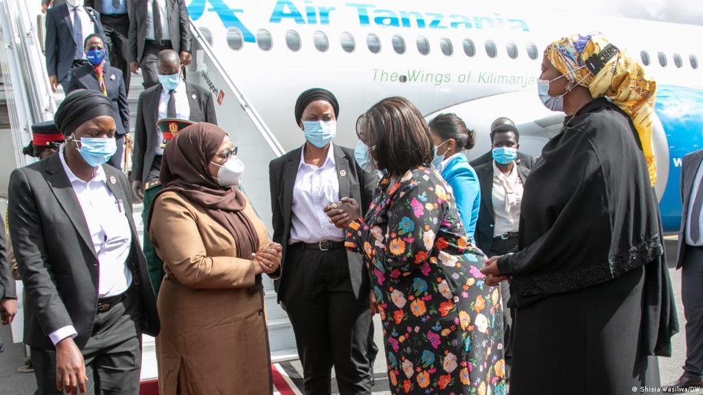 Hatua ya rais Samia kuhimiza uvaaji barakoa wazusha gumzo | Matukio ya Afrika | DW | 11.05.2021