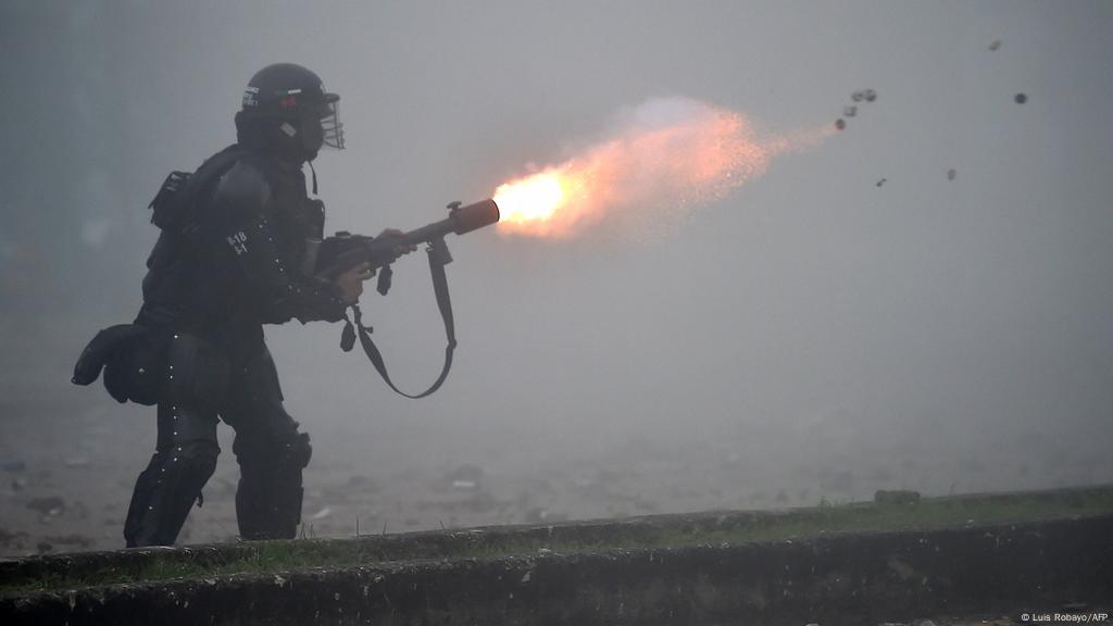 Violentos Enfrentamientos En Cali Marcan Ultima Jornada De Protestas En Colombia Las Noticias Y Analisis Mas Importantes En America Latina Dw 04 05 2021