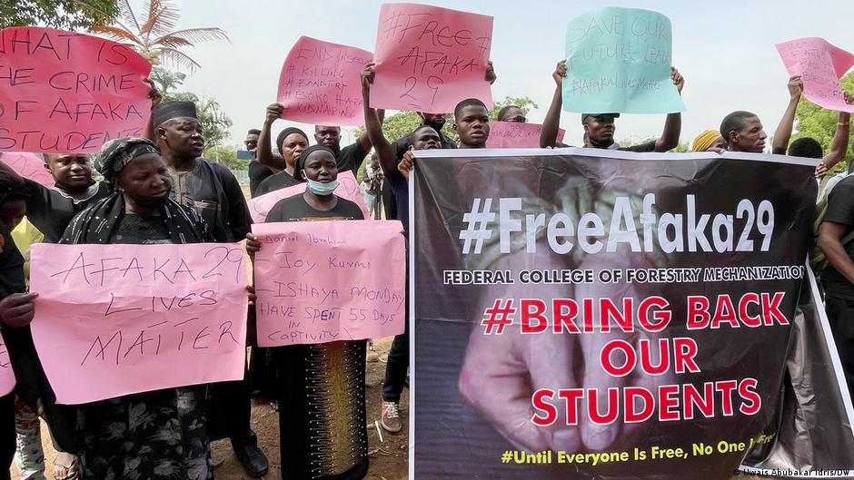 Nigeria′s President Buhari under fire because of growing security concerns | Africa | DW - Vimarsana News