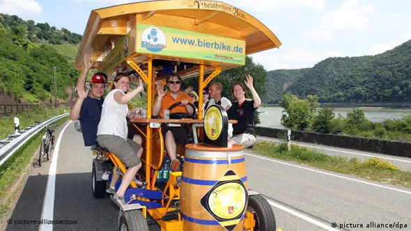 BierBike Bier Fahrrad Gruppe Flash-Format