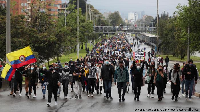 Colombia: condena internacional al abuso policial en séptimo día de  protestas | Colombia en DW | DW | 04.05.2021