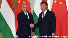 25.04.2019
Hungarian Prime Minister Viktor Orban (L) shakes hands with Chinese President Xi Jinping during a meeting on April 25, 2019, as part of the second Belt and Road Forum (BRF) in Beijing. (Photo by Andrea VERDELLI / POOL / AFP) (Photo credit should read ANDREA VERDELLI/AFP via Getty Images)