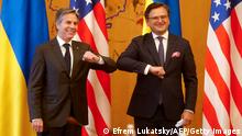 06.05.21 *** Ukrainian Foreign Minister Dmytro Kuleba (R) and U.S. Secretary of State Antony Blinken, greet each other during their meeting in Kiev on May 6, 2021. (Photo by Efrem Lukatsky / POOL / AFP) (Photo by EFREM LUKATSKY/POOL/AFP via Getty Images)