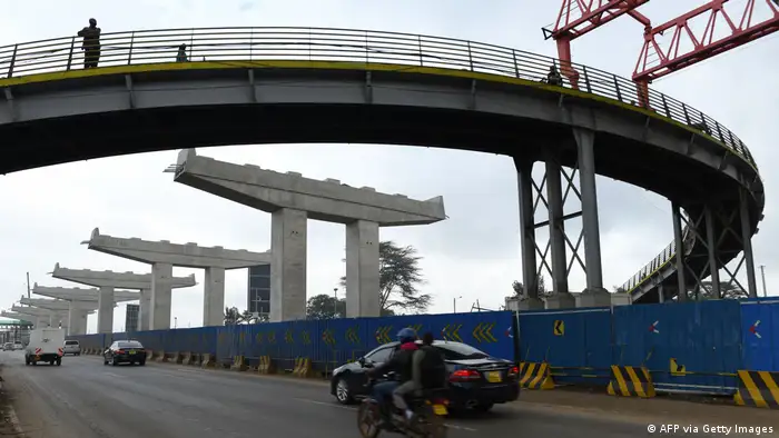 Afrika - China | Chinesische Firma baut Strassen in Kenia