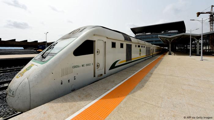 A train stops at a train platform in Nigeria 