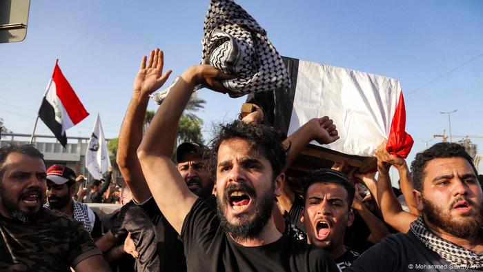 Irak'ta hükümet karşıtı İhab el Vezni'nin öldürülmesi sonrası protesto gösterisi