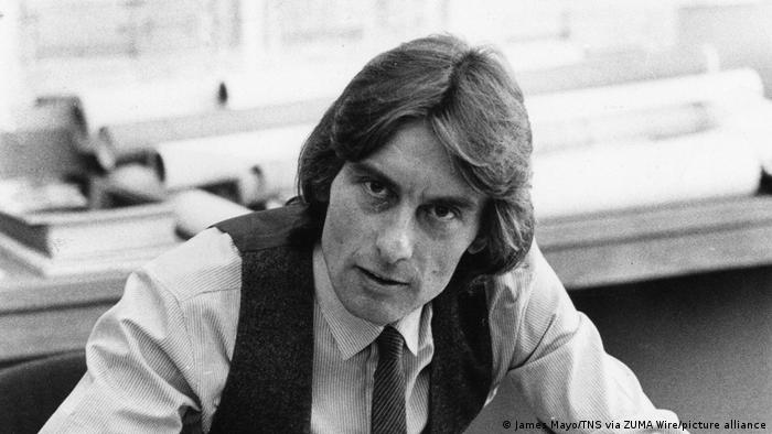 A 1980 black-and-white portrait of Helmut Jahn.