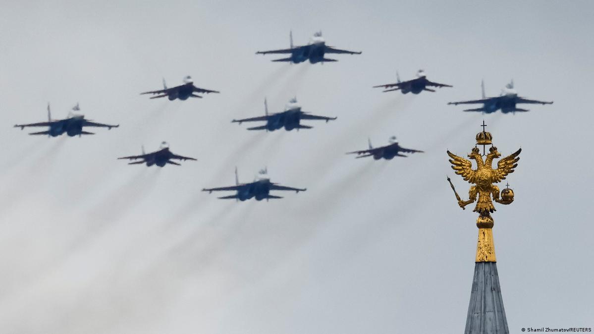 Ucrania dice haber destruido valioso avión de combate ruso – DW – 04/08/2025