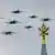Aviones rusos de combate Su-30SM y MiG-29 durante desfile militar en Moscú.