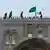 Палестинець встановлює прапор ХАМАСу на мечеті Аль-Акса в Єрусалимі, травень 2021 року