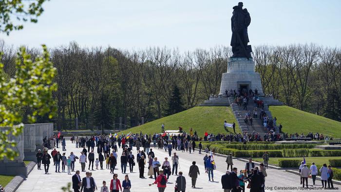 A debate los monumentos a soldados soviéticos en Alemania | Alemania | DW |  