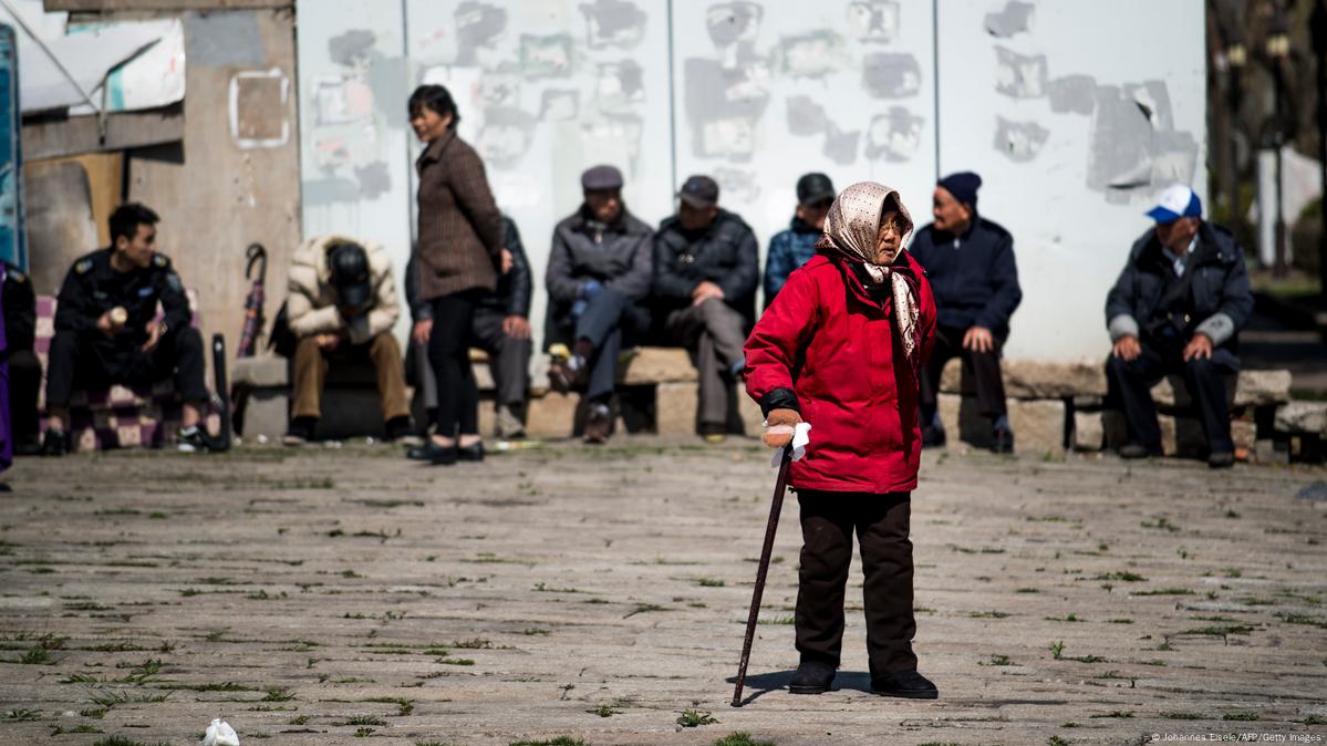 China vai permitir três filhos por família – DW – 31/05/2021 China vai permitir três filhos por família – DW – 31/05/2021