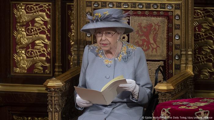 Queen Elizabeth Ii Wieder In Der Offentlichkeit Aktuell Europa Dw 11 05 2021