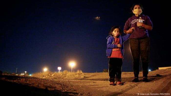 Foto de migrantes irregulares de Honduras en la frontera sur de EE. UU. 