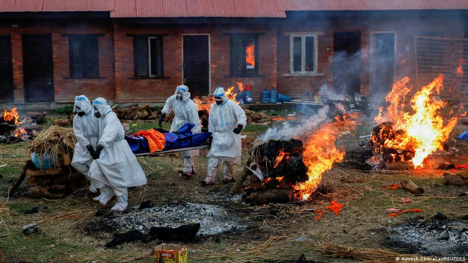 Nepal: Political turmoil unleashes more health risks during COVID surge | Asia| An in-depth look at news from across the continent | DW - Vimarsana News