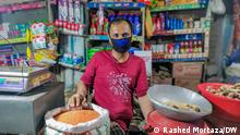 Delwar Hossain, a grocery shop owner
Keywords: Bangladesh, Dhaka, Frontline warrior against Covid-19, Eid
Foto Rashed Mortaza/DW