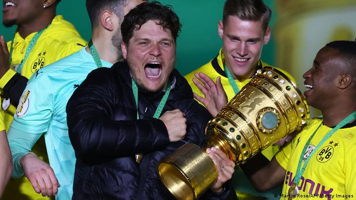 Terzic ya alzó el trofeo de Copa Alemana con Dortmund en 2021