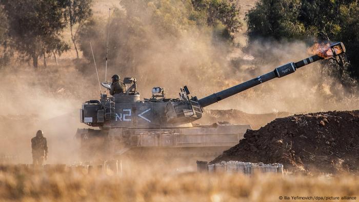 Tanque israelense em ação terrestre na fronteira com Gaza