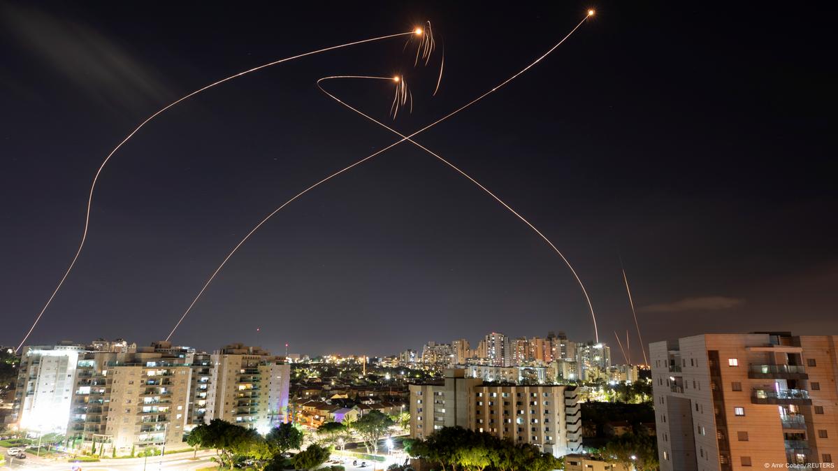 Иранские ракеты нанесли незначительные повреждения израильской военной базе