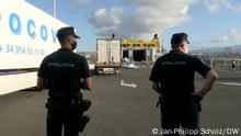 Policías en el Puerto de la Luz, Gran Canaria.