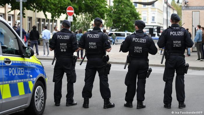 La police allemande renforcée sa protection des synagogues, comme ici à Gelsenkirchen