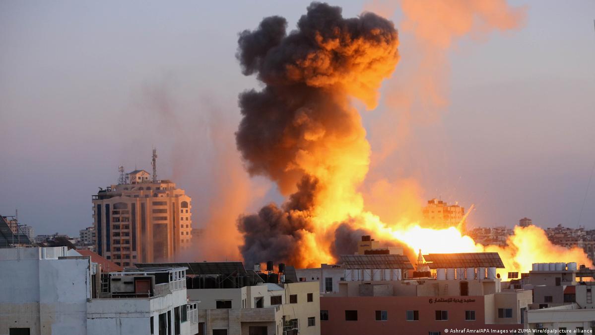 ইসরায়েলের বিমান হামলায় গাজায় নিহত অন্তত ১০