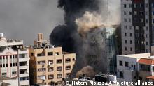 ВПС Ізраїлю зруйнували багатоповерхівку в Газі, у якій працювали ЗМІ