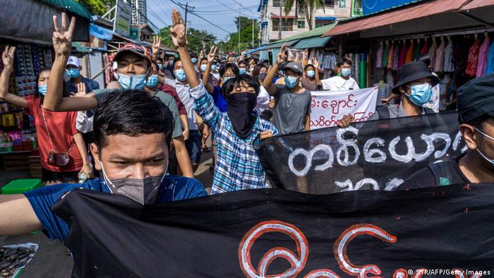 Myanmar I Erneute Proteste gegen Militär Coup in Yangon