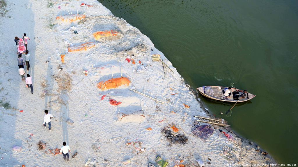 Bagaimana Sungai Gangga Menjadi Kuburan Pasien Covid 19 Dunia Informasi Terkini Dari Berbagai Penjuru Dunia Dw 30 06 2021