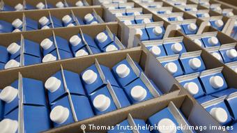 Tetra Pak, παρουσιάστηκαν για πρώτη φορά στις 18 Μαΐου του 1951 Tetra Pak, παρουσιάστηκαν για πρώτη φορά στις 18 Μαΐου του 1951