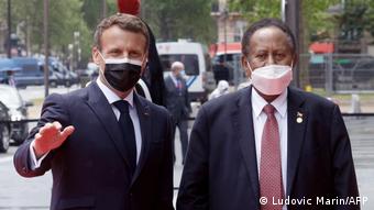 Frankreich Emmanuel Macron und Abdalla Hamdok 
