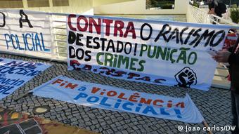 Plakat gegen Rassismus in Portugal