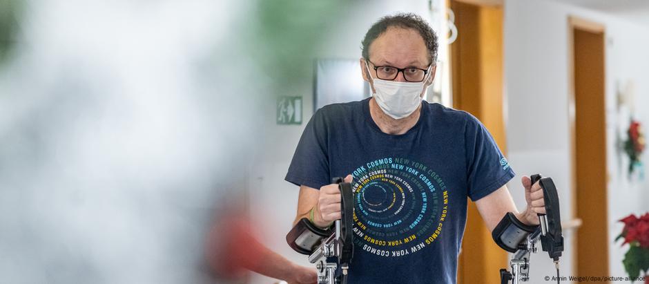 Muitos pacientes com covid longa precisam de meses de reabilitação Muitos pacientes com covid longa precisam de meses de reabilitação