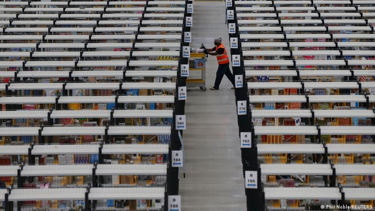 Funcionários da Amazon EUA em greve pouco antes do Natal