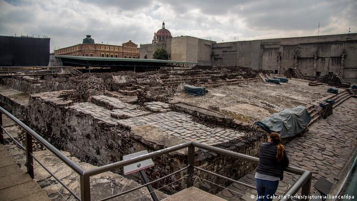 Sitio arqueológico, con los restos del Templo Mayor de Tenochtitlán, en Ciudad de México.